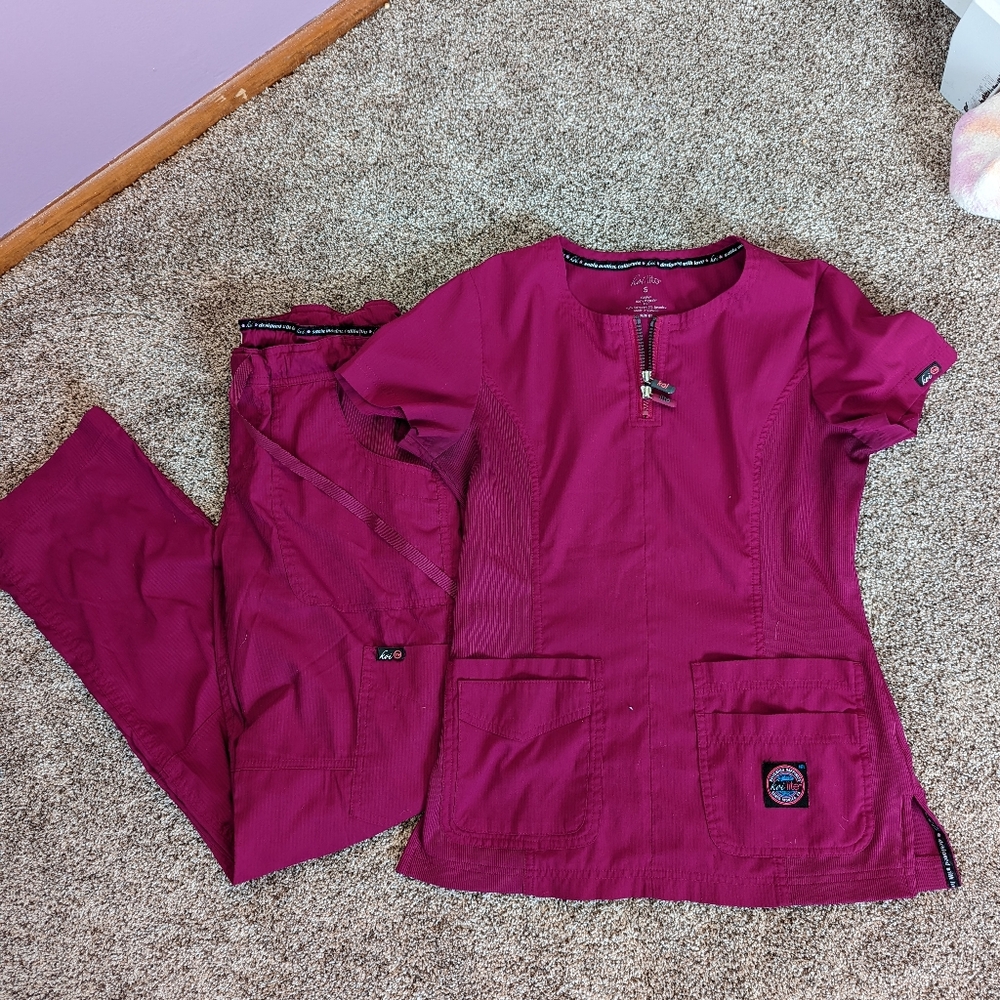 Koi Lite scrub set - small